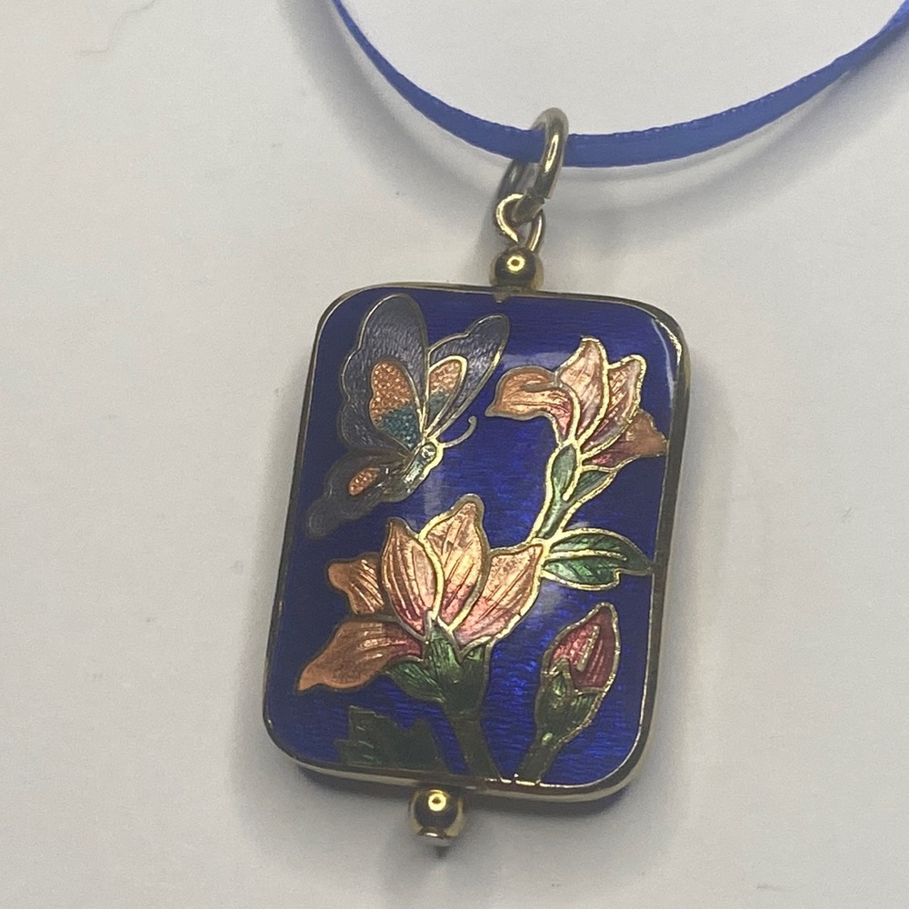Vintage puffed Cloisonne pendant butterfly floral scene